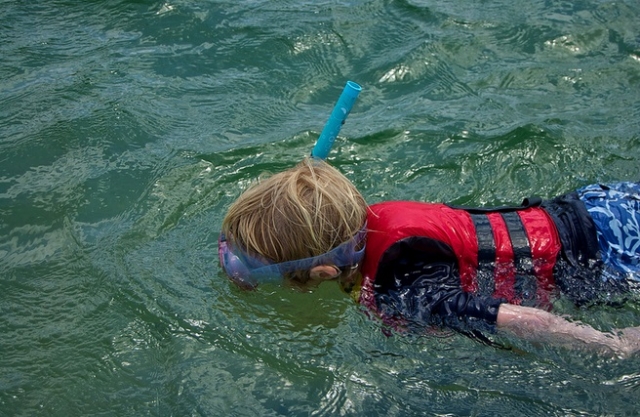  plongée en apnée dans la mer 